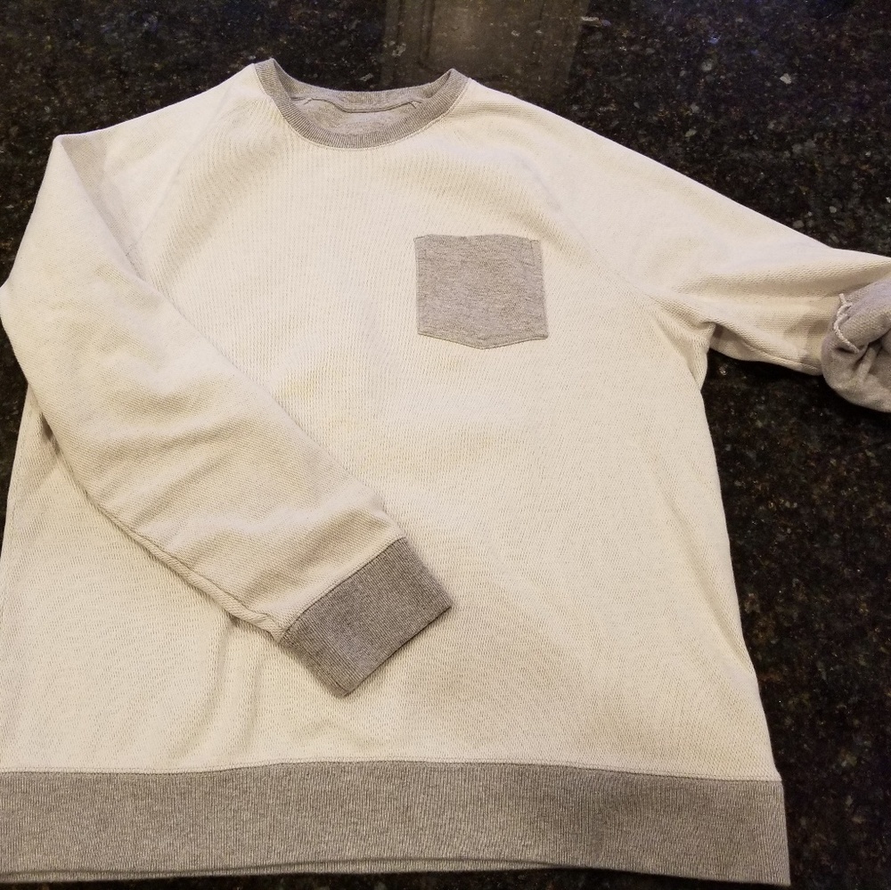 Sweatshirt